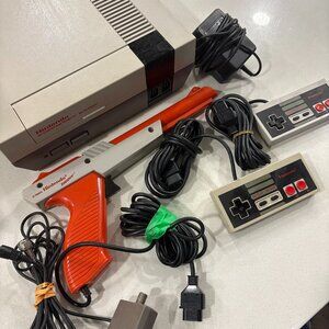 ORIGINAL NINTENDO NES CONSOLE SYSTEM